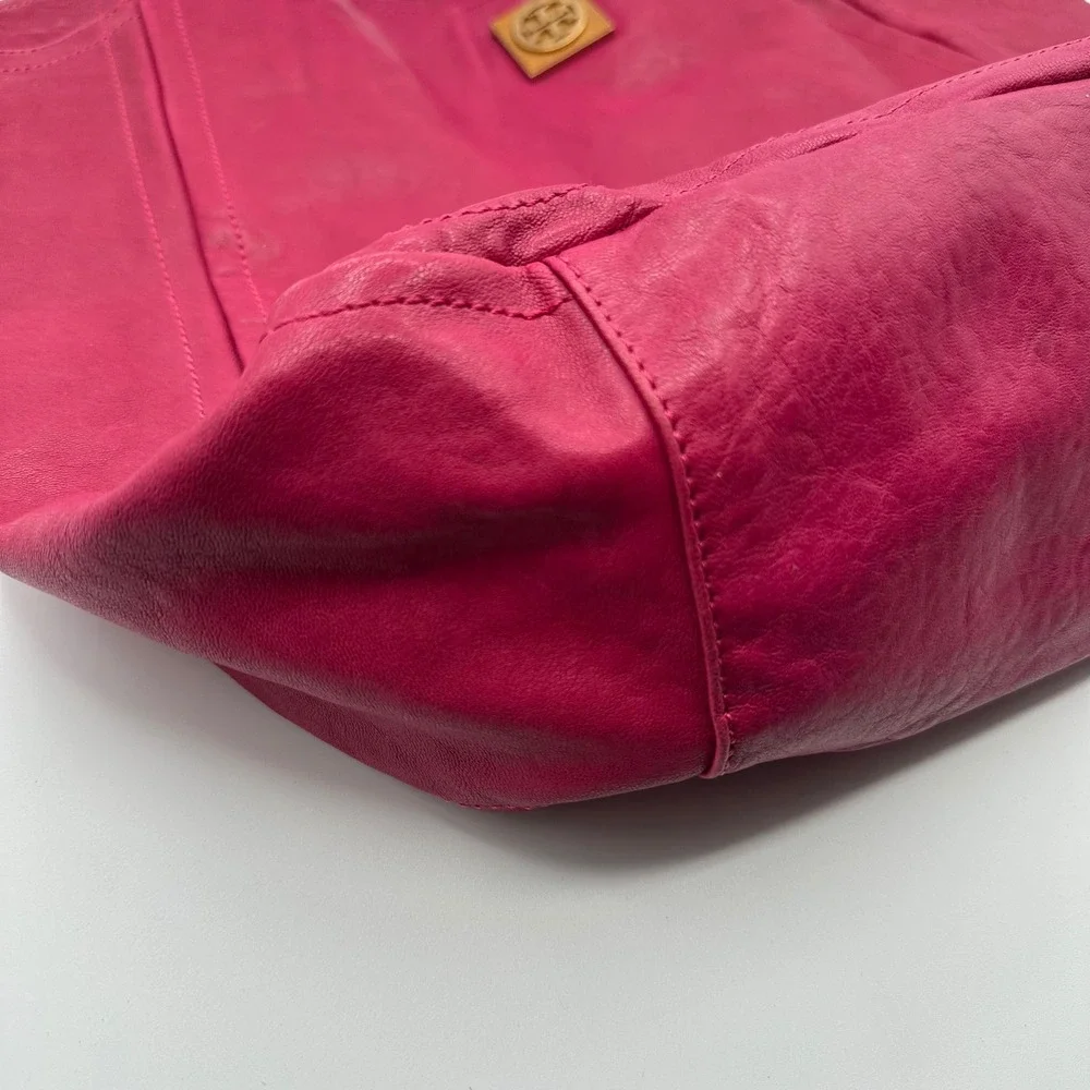 Tory Burch Magenta Leather‎ Tote Shoulder Bag Gold Logo Accent Chic